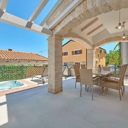 Selma Villa *